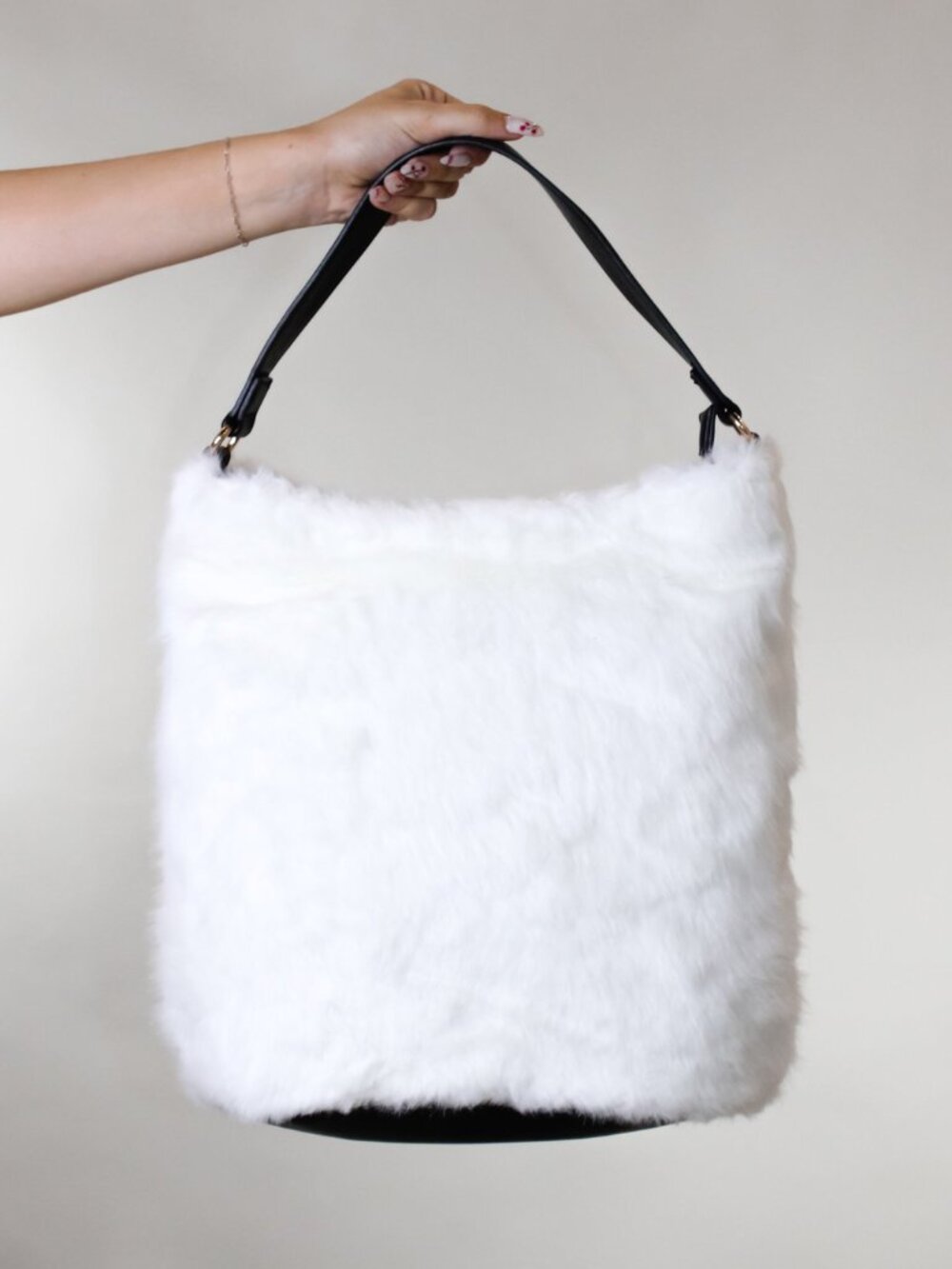 Premium Bags & Accessories 5-Piece Bundle - Picture 8 of 10